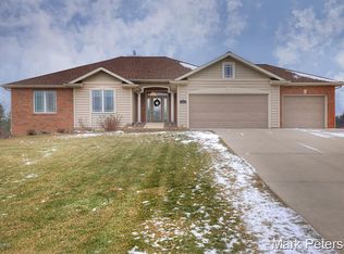 11635 Heritage Ln, Gowen, MI 49326