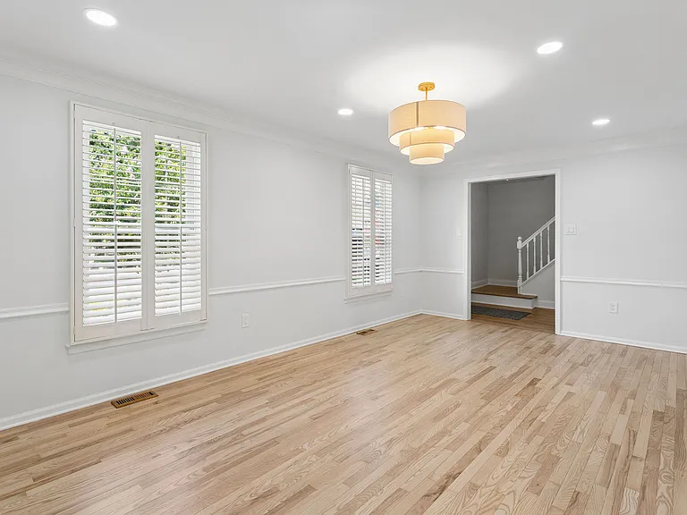 306 Candlewood Ln — Photo 16