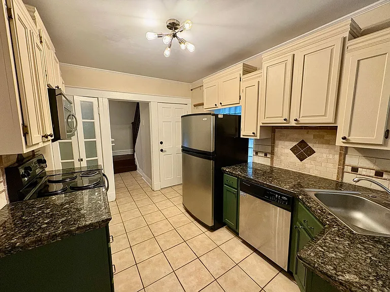 1912 McCausland Ave — Photo 14