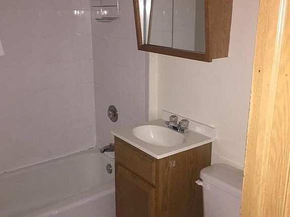 3rd image of 6609 Oak Forest Ave APT 8
