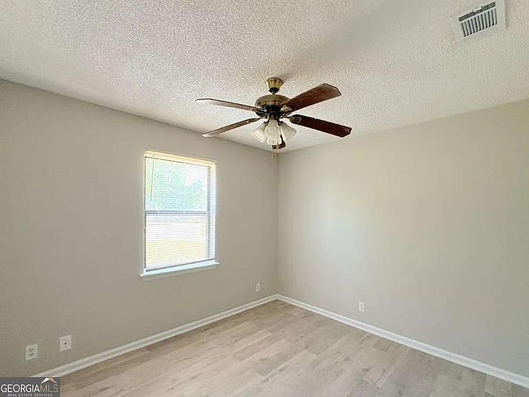 142 Woodvalley Ct — Photo 28