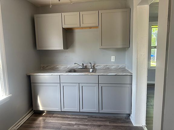 5th image of 4259 Vine St #1