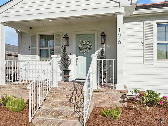 3rd image of 126 Destrehan Dr