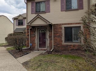 1571 Streamwood Ct, Rochester Hills, MI 48309