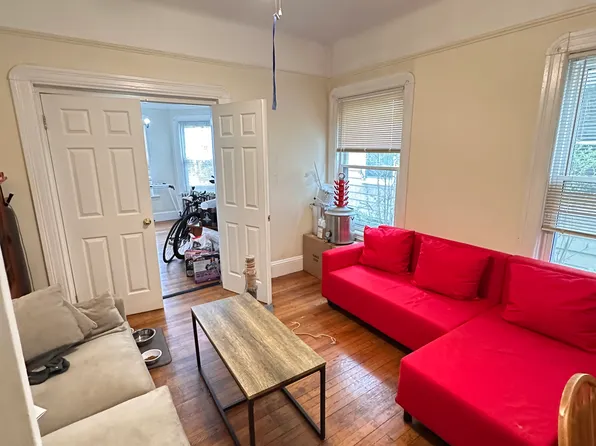 154 Walnut St #1, Somerville, MA 02145