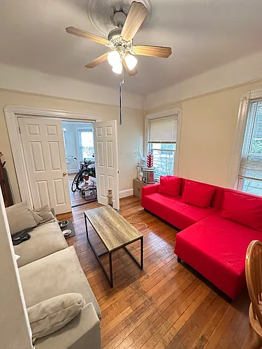 154 Walnut St #1 Photo 1