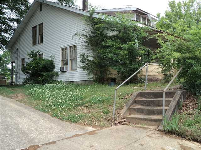 1st image of 356 N Court Ave