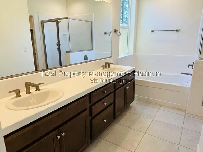 1477 Las Rosas Ave — Photo 6