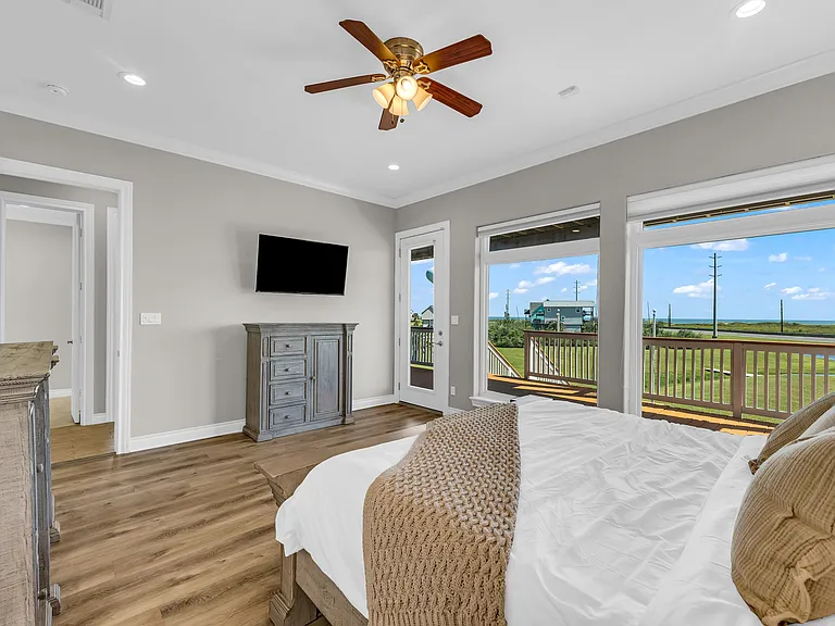 25043 Sausalito Dr — Photo 43