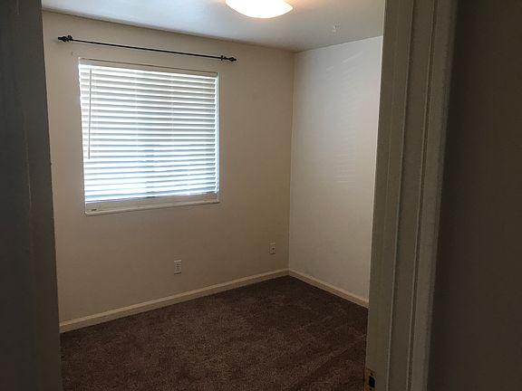 4th image of 1033 SE Algonquian Loop