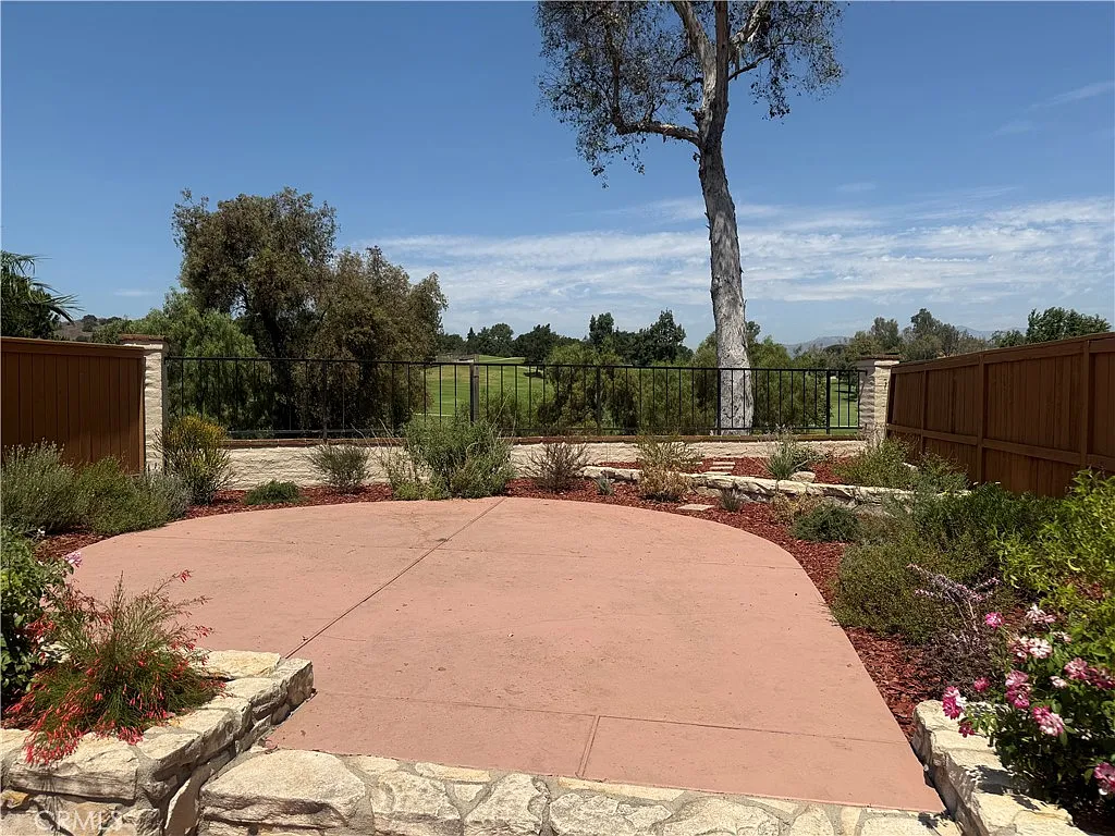 3 bed, 1669 sqft, $3,700 — Photo 4