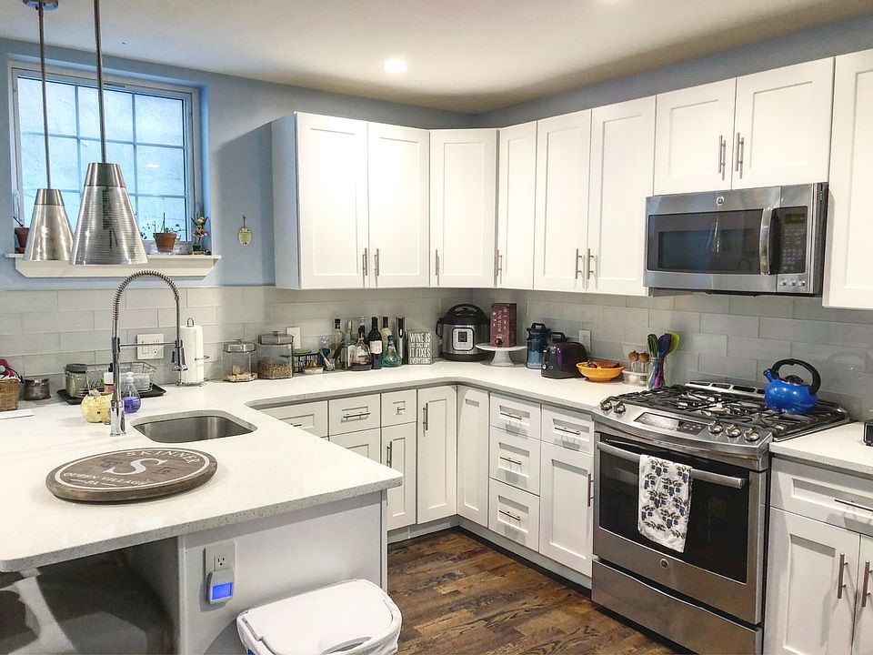 2nd image of 1012 Randolph #1