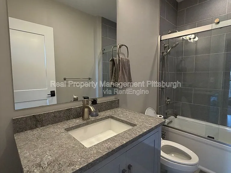 350 Oliver Ave #905 — Photo 8