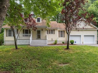 1 Searles Rd, Windham, NH 03087