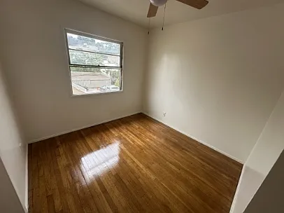 Silverlake Garden Apartments — Photo 4