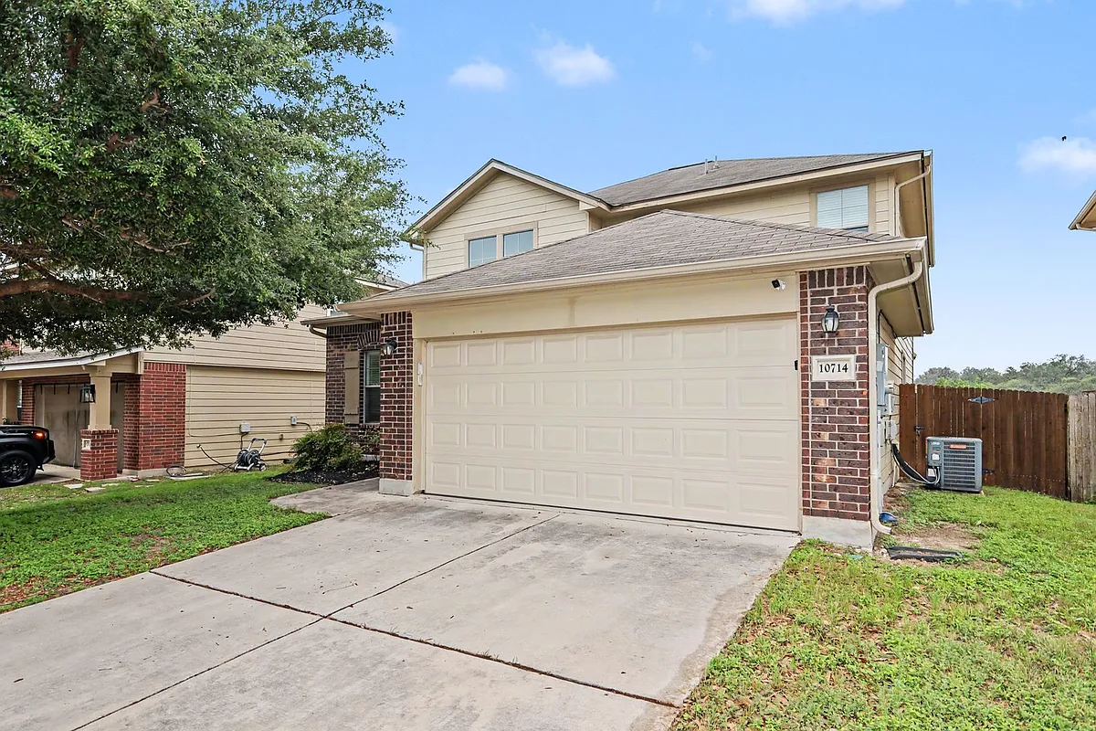 Building Photo - 10714 Ranchland Fox