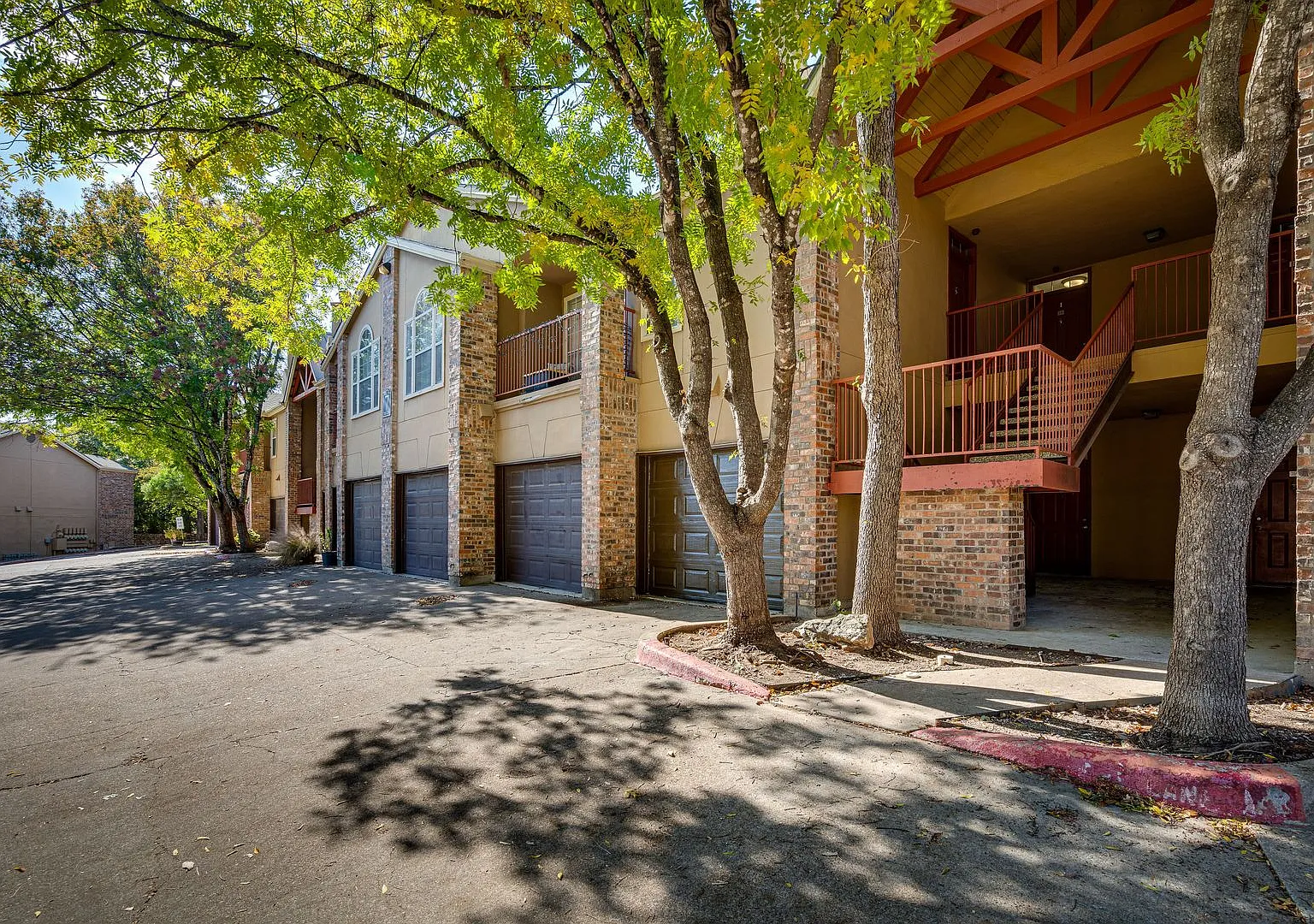 Resort Pool + Attached Garage + Pet Friendly = Dreamy Living — Photo 2