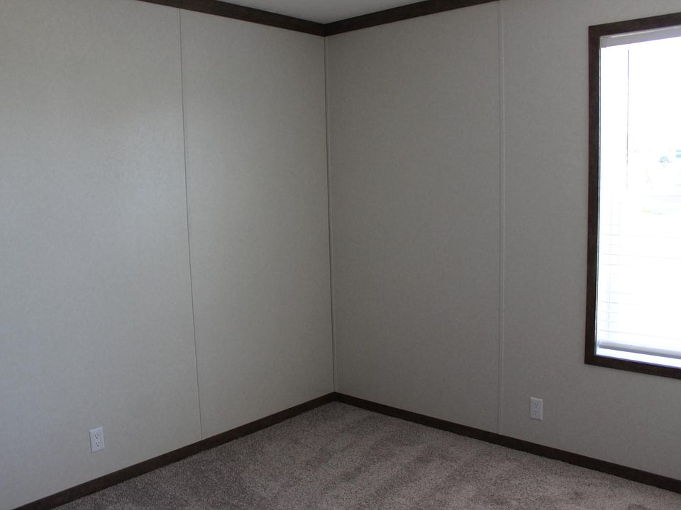 1st image of 252 Bayberry Ln