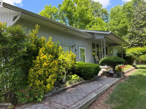 2360 Goldrush Rd, Pigeon Forge, TN 37863