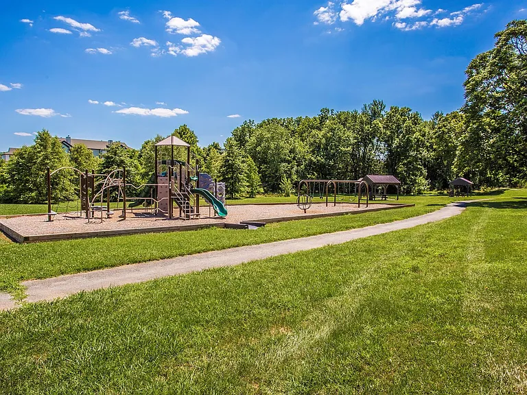 802 Stratford Way #K — Photo 50