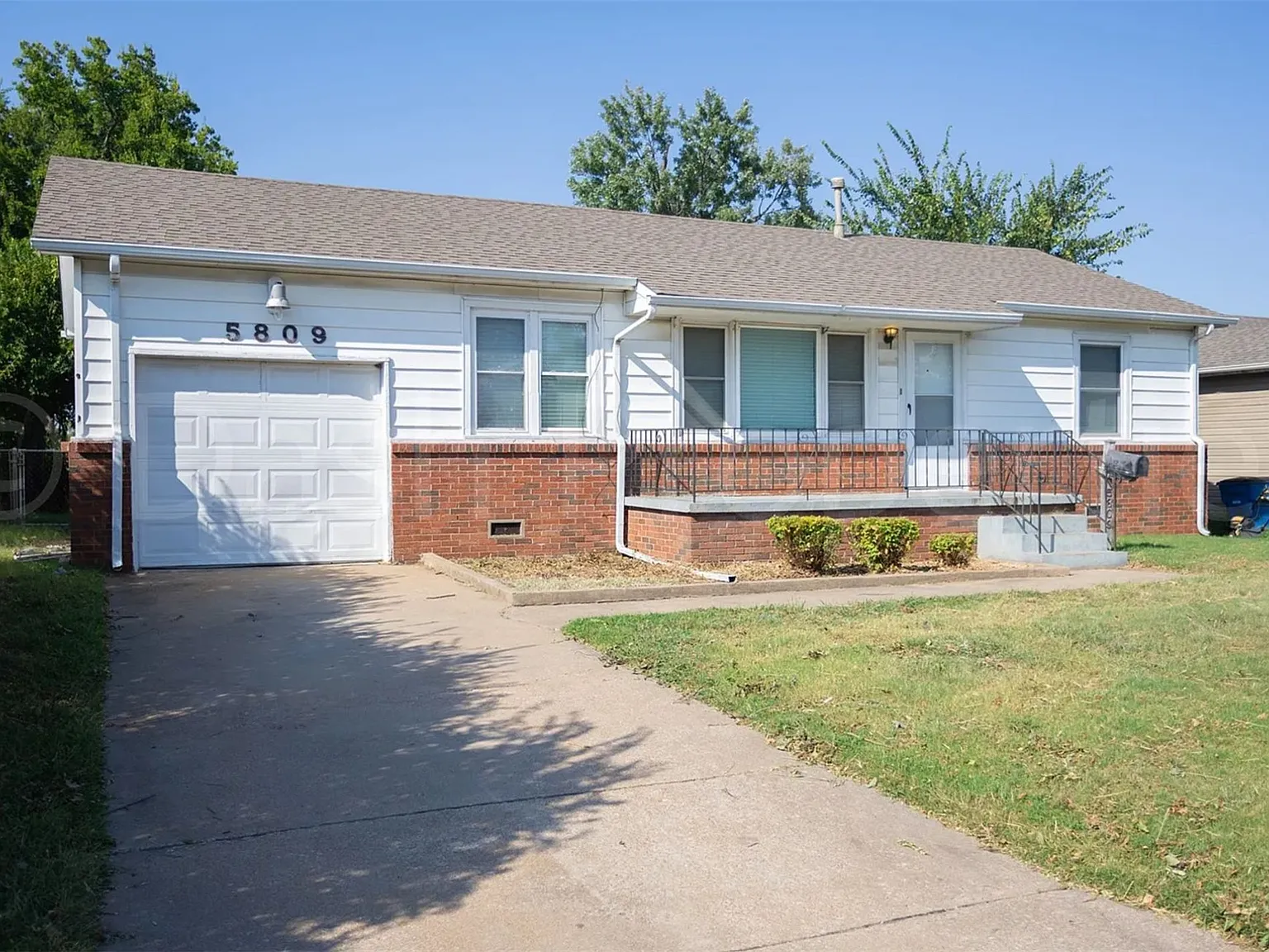 3 bed, 1.0 bath, 960 sqft, $1,295 — Photo 3