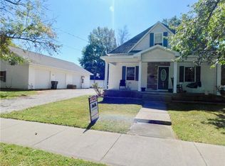 703 E Washington Ave, Casey, IL 62420