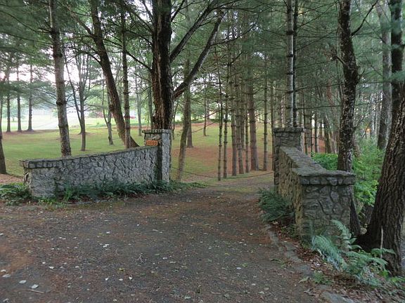 2nd image of 1605 Lakeside Dr