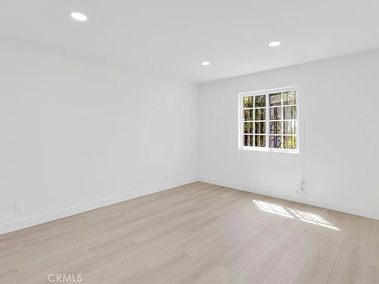348 W 83rd St — Photo 21
