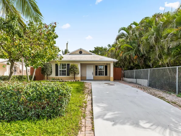 1056 Peak Road, Lake Worth, FL 33462