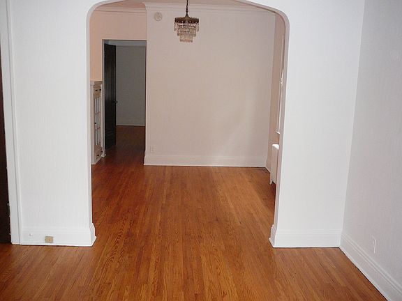 3rd image of 3121 Colfax Ave S APT 3
