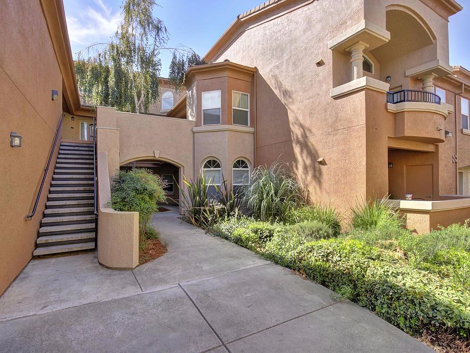2nd image of 1900 Danbrook Dr Unit 1513