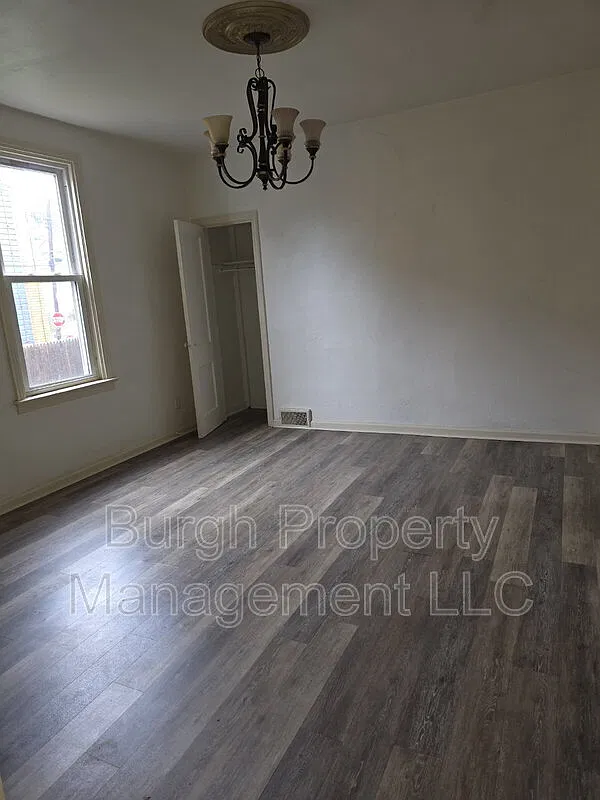 4 bed, 2.0 bath, 1800 sqft, $1,475 — Photo 3