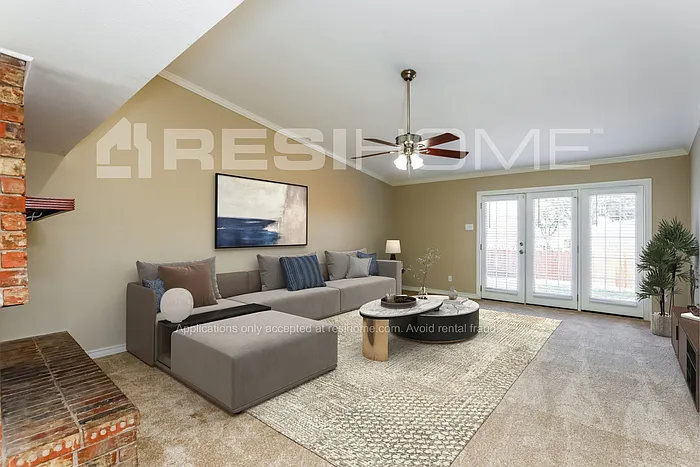 2917 Rolling Hills Dr — Photo 6