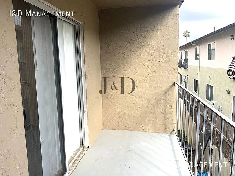 909 S Sunshine Ave S — Photo 22