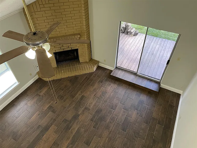 3118 Redcliff Dr — Photo 9