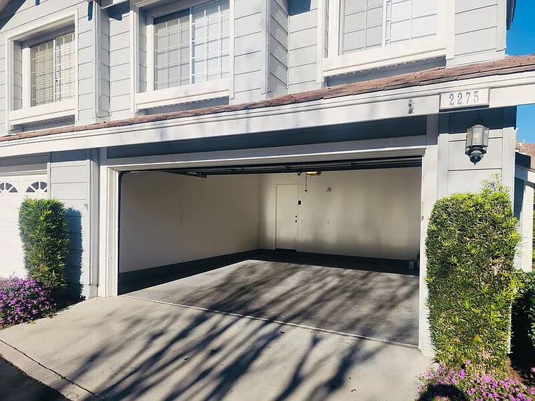 2275 Hawthorne Pl — Photo 32