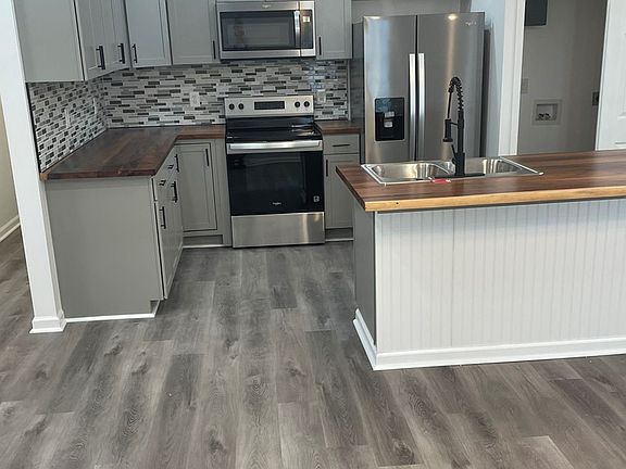 3rd image of 1503 Smart St