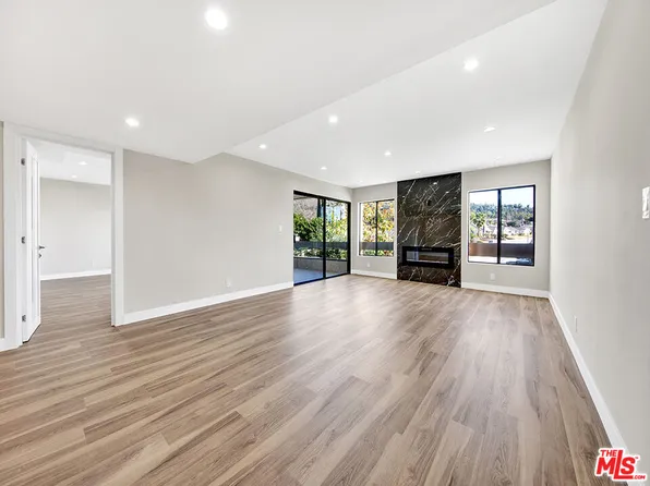1325 Valley View Rd APT 201, Glendale, CA 91202