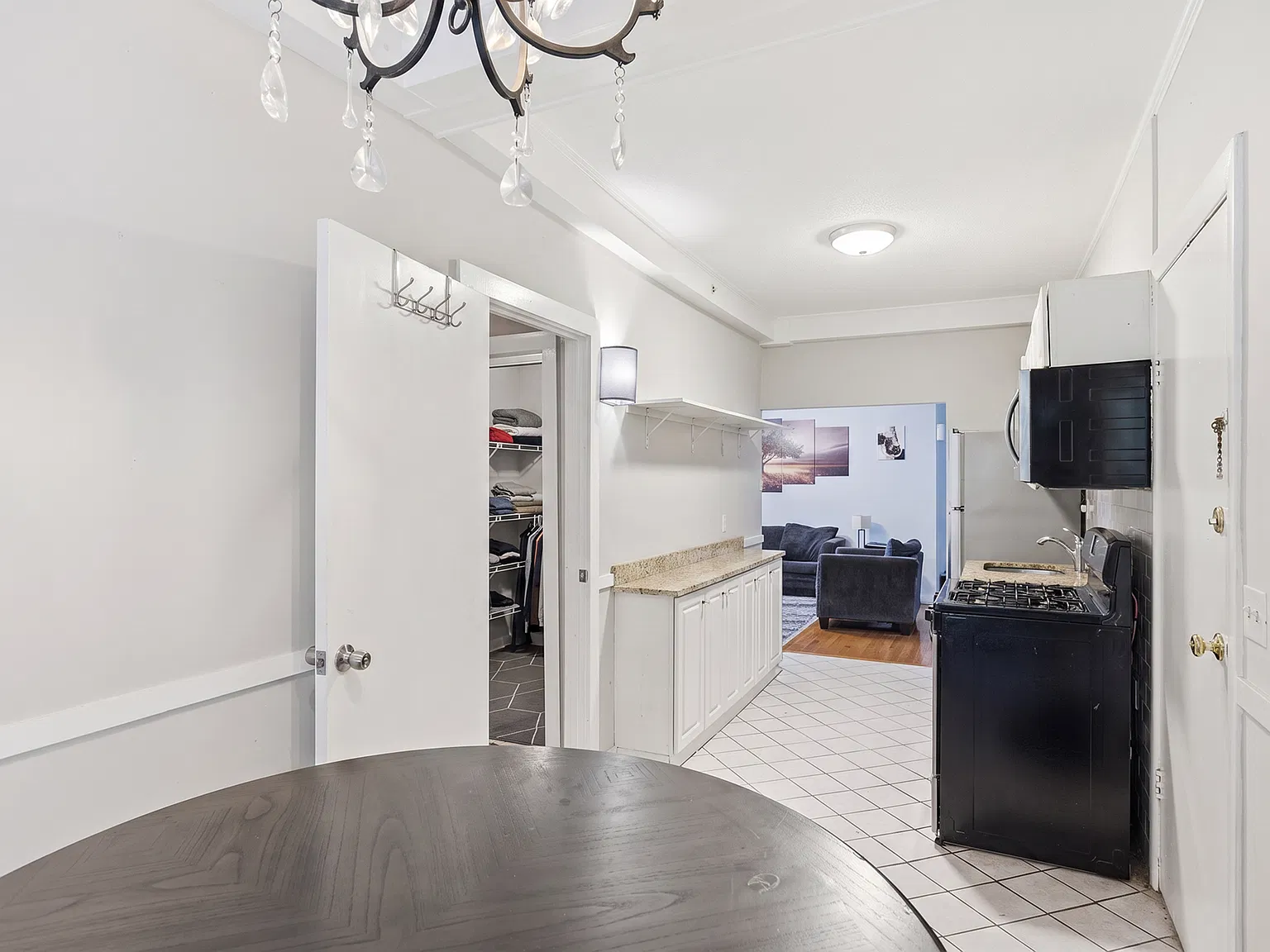2 bed, 641 sqft, $2,800 — Photo 1
