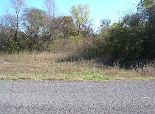 915 Huron Dr, Granbury, TX 76048