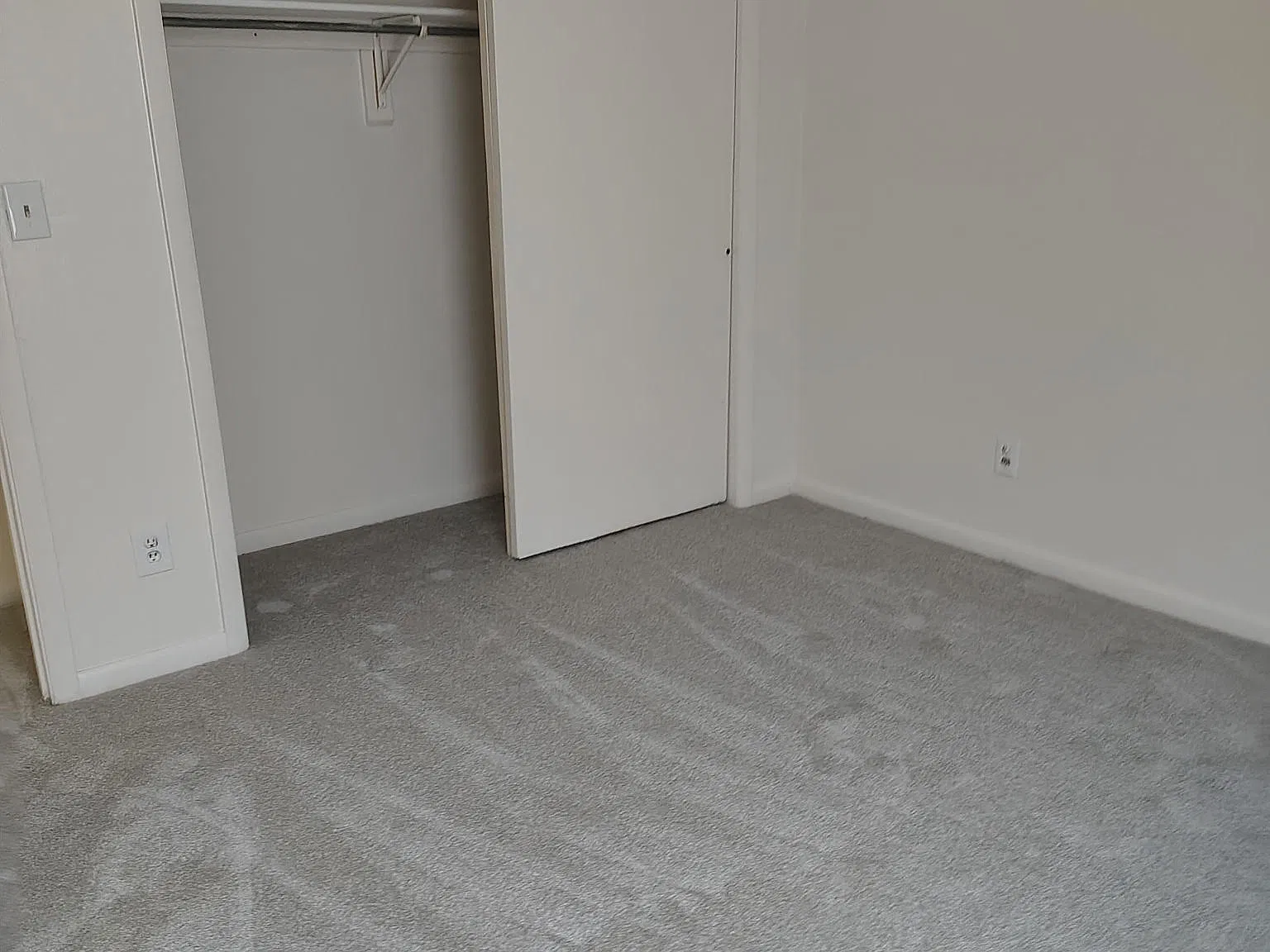 2 bed, 1010 sqft, $1,850 — Photo 2