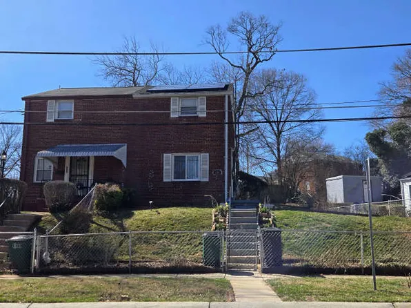604 Cabin Branch Dr, Capitol Heights, MD 20743