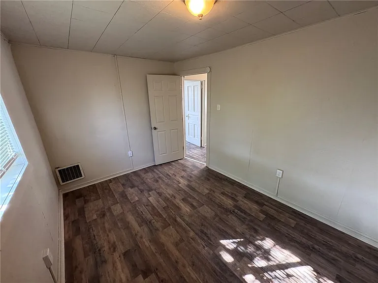 1067 Cleveland Ave — Photo 16