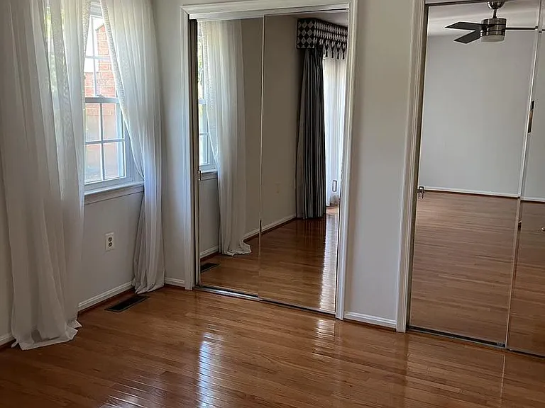 8573 Raglan Rd — Photo 15
