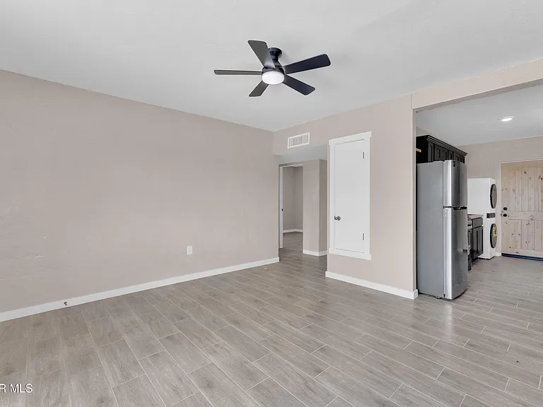 8931 Robert Dr #EL — Photo 27