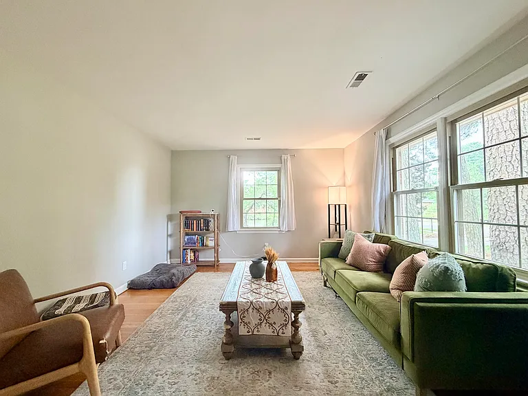346 W McGinnis Cir — Photo 5
