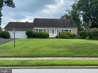 1323 Lenore Rd, Meadowbrook, PA 19046