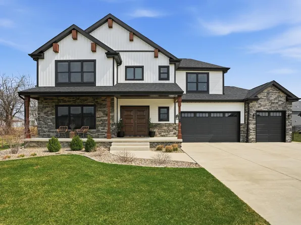 11241 Oak Ridge Ct, Crown Pt, IN 46307