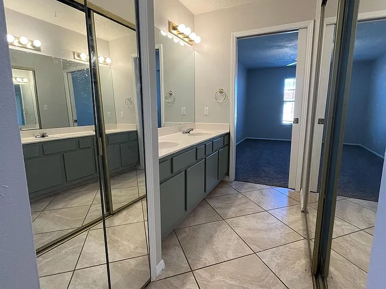 805 Country Club Ave #2H — Photo 6