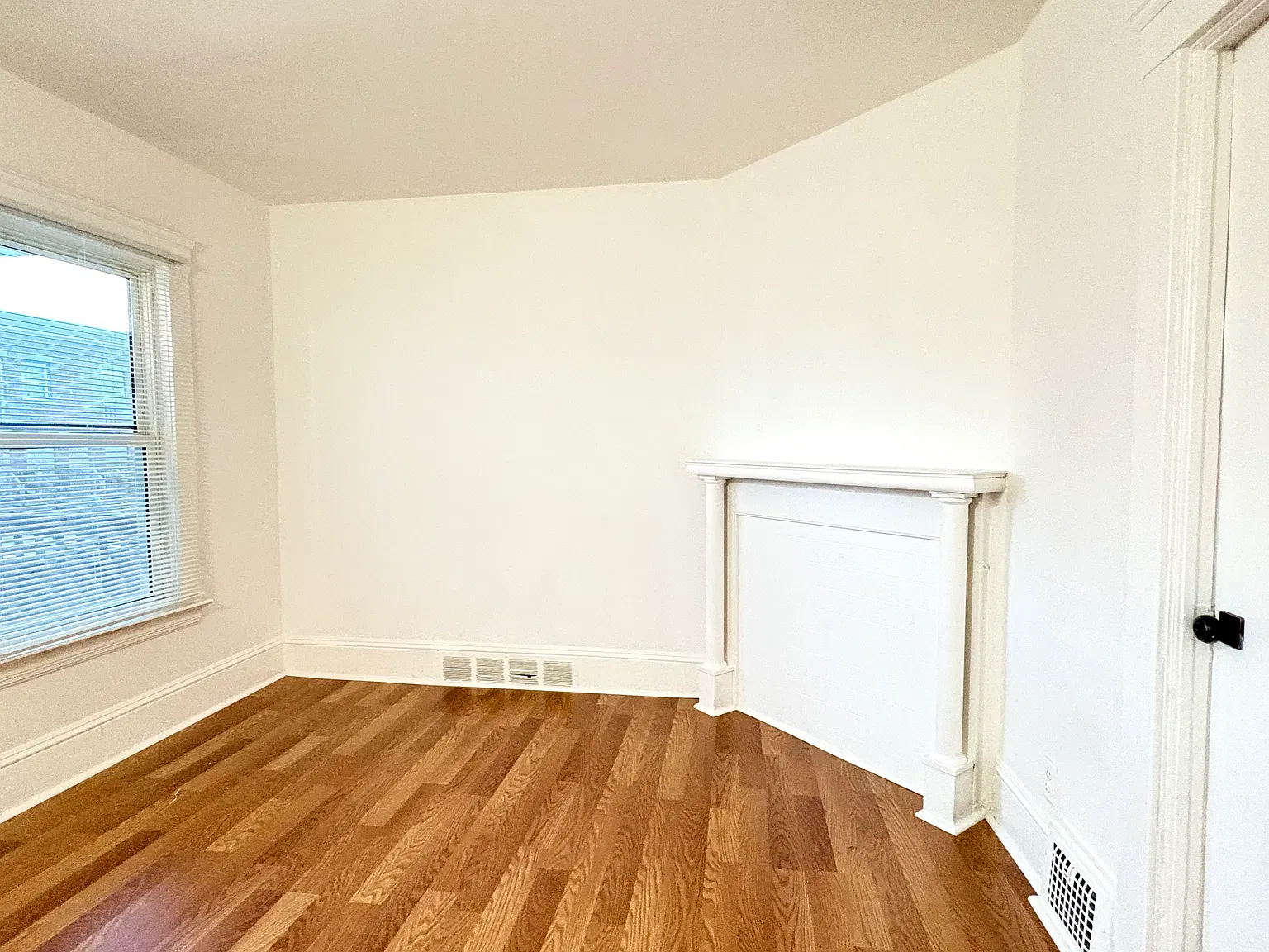 2 bed, 1150 sqft, $1,000 — Photo 3